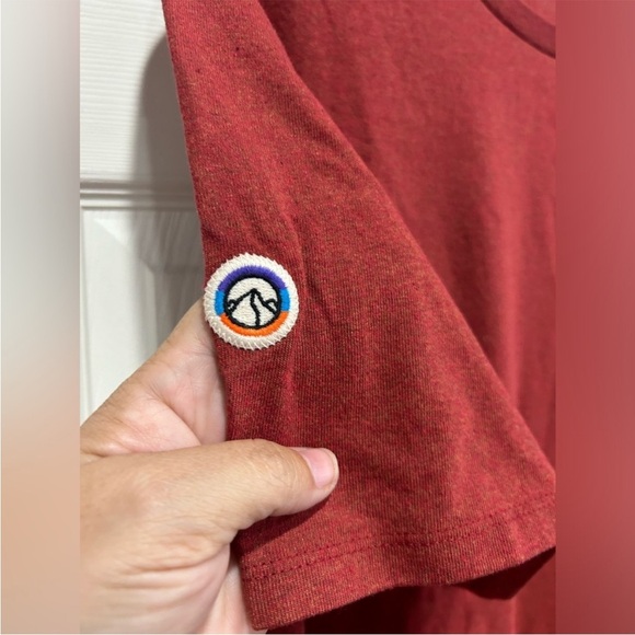 Patagonia Women's Medium Fitz Roy Icon Responsibili-Tee T-Shirt Mangrove Red NWT - Picture 3 of 8